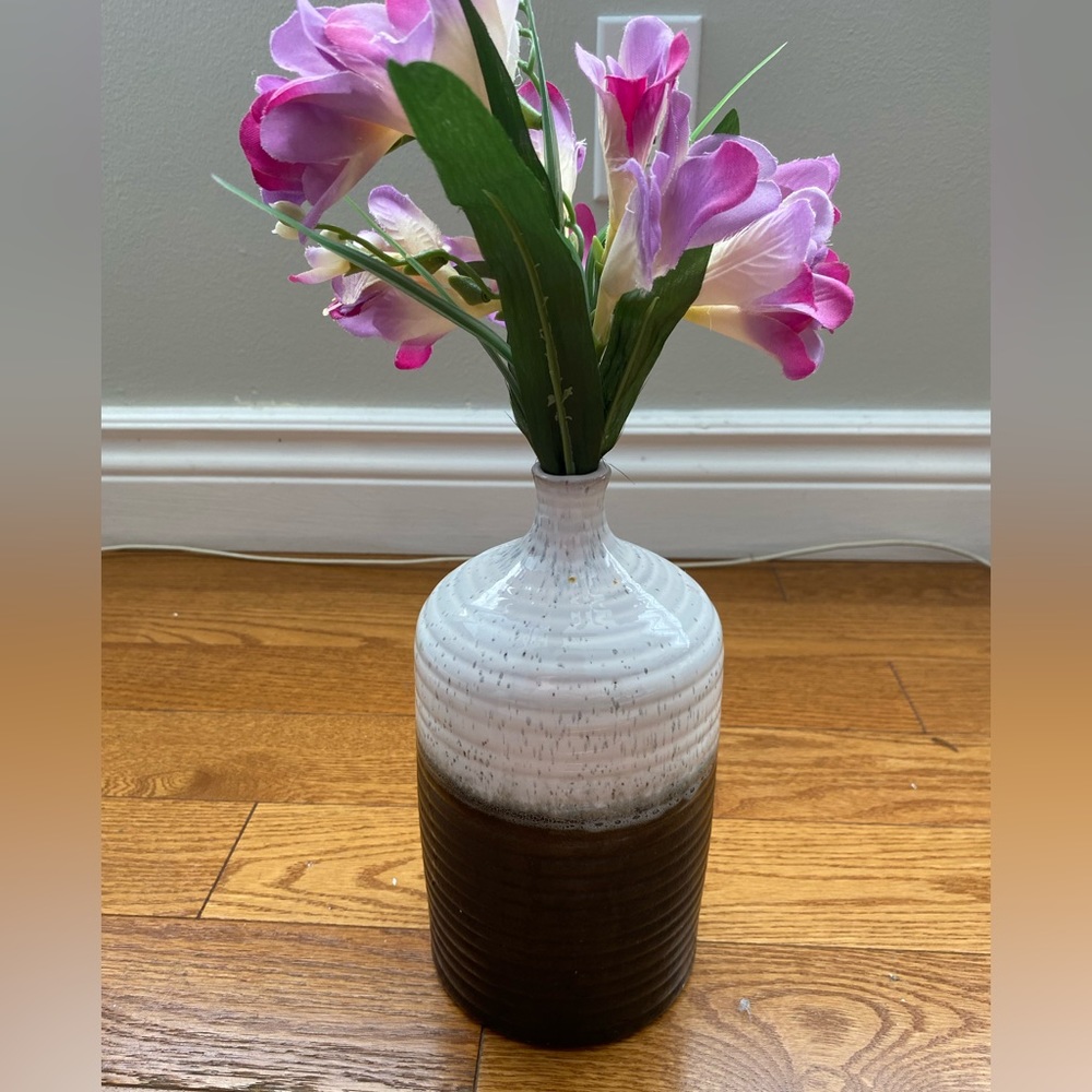 STRUCTUBE Decorative Vase and Plastic Flowers